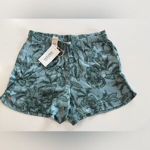 Haven Well Within silky split-side paisley shorts